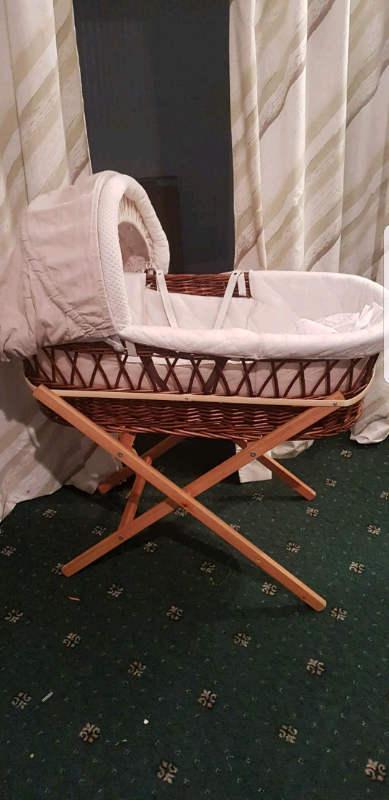 gumtree bassinet